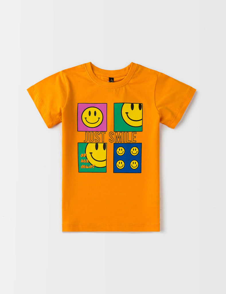 JUST SMILE GRAPHIC TEE